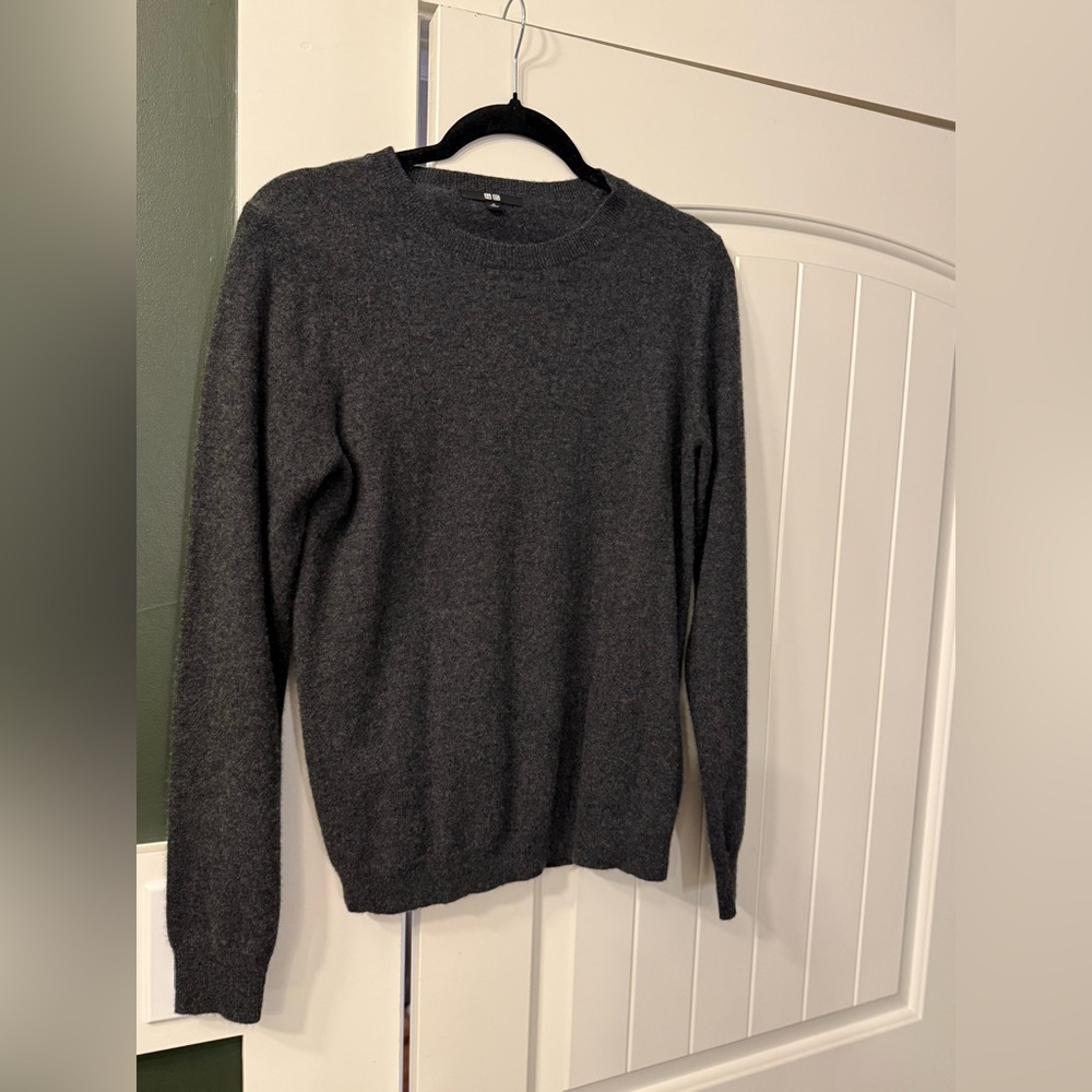 100% Cashmere Charcoal Crewneck Sweater